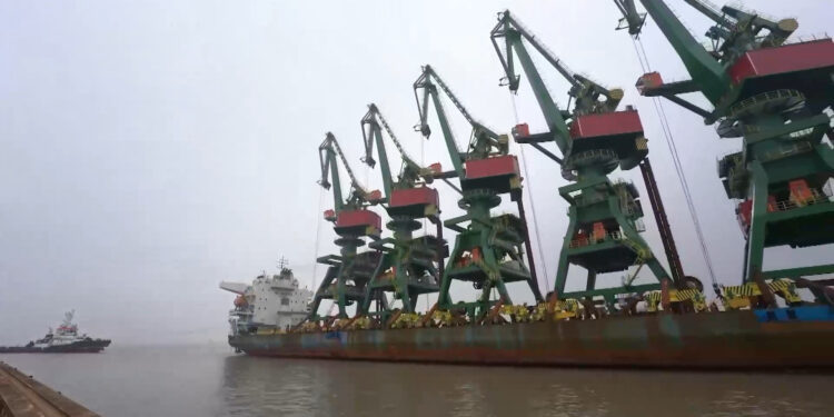 Dukung Proyek BRI, China Ekspor Gantry Crane ke Teluk Weda Indonesia