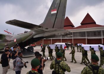 TNI-Polri Berhasil Evakuasi 36 Prajurit yang Disergap OPM Papua, 5 Gugur