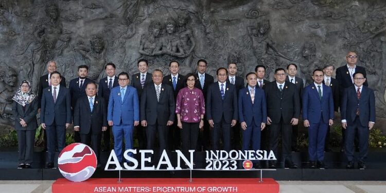 ASEAN Sepakat Kurangi Eskposur Dolar AS dan Perkuat Mata Uang Lokal