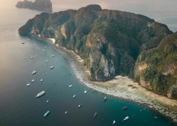Industri Pariwisata Thailand Panen Besar