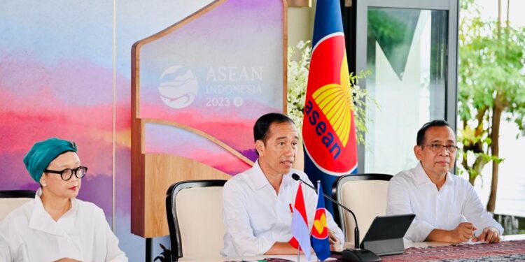 Presiden Jokowi Soroti Penembakan Konvoi Diplomat ASEAN di Myanmar