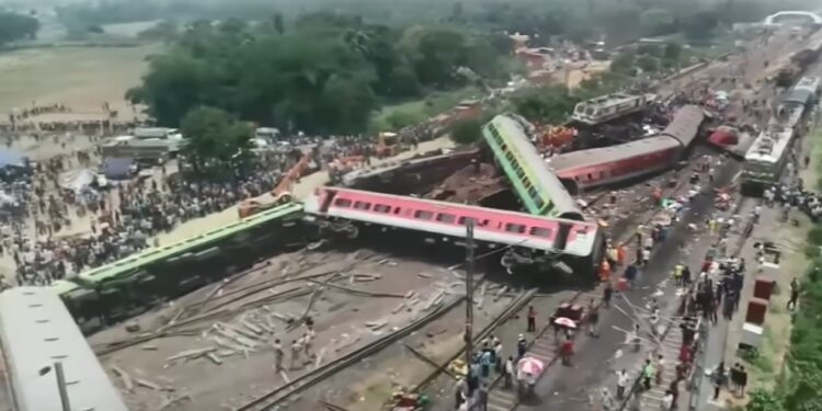 Tabrakan Kereta di India, 275 Orang Tewas