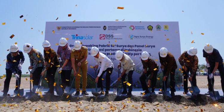 Investasi US$100 Juta, Pabrik Sel dan Panel Surya Terbesar di Indonesia Dibangun di KIK