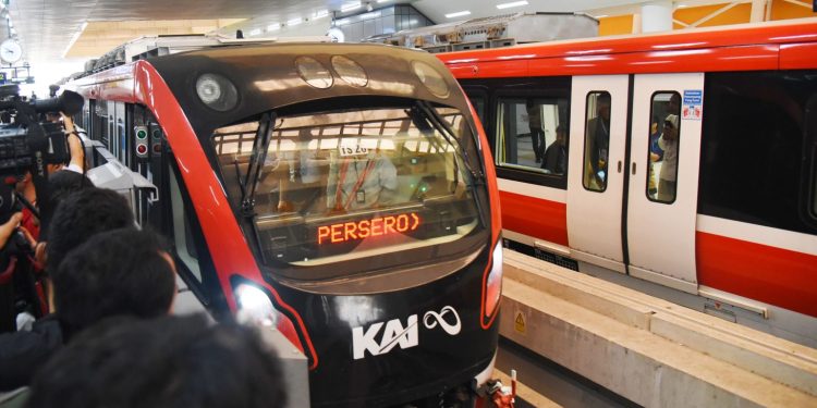Tekan Polusi, Indonesia Mulai Operasikan LRT Terintegrasi