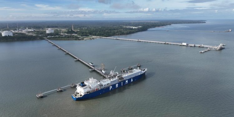 Produsen LNG Terbesar di Indonesia Mulai Pengapalan Perdana