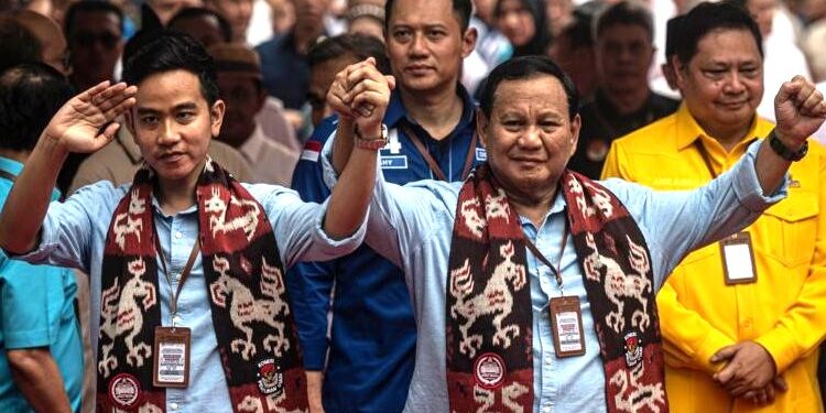 Indonesian Election: Prabowo Subianto and Gibran Rakabuming Raka Register with the KPU