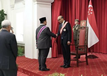 Prabowo Subianto Receives the Highest Military Award from the Singapore Government