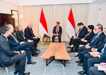 Investing $15 Billion, Jokowi Appreciates Exxon Woods Building Green Petrochemical Refinery