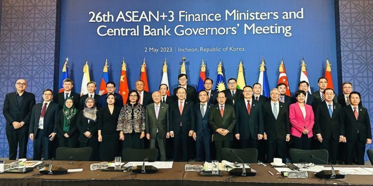 Large Debt Threatens the Stability of ASEAN Plus Three Countries