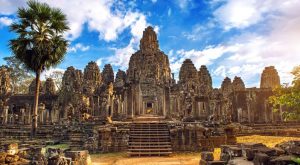 8 Amazing Temples in the World that Travelers Can Visit 4