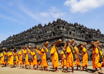 500 Pabbajja Samanera Participants Hold Thudong at Ngawen Temple, Mendut, Pawon, Borobudur