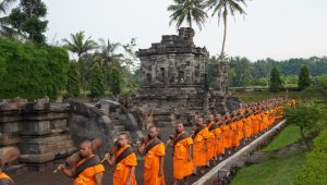 500 Pabbajja Samanera Participants Hold Thudong at Ngawen Temple, Mendut, Pawon, Borobudur 1