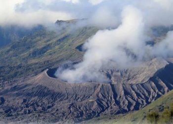 Mount Bromo Volcano Crater Activity Increases, 1 Km Radius Dangerous