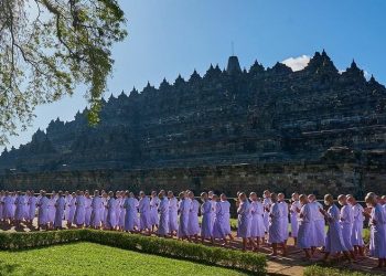 500 Samanera from 5 Countries Participate in Training at Borobudur Temple