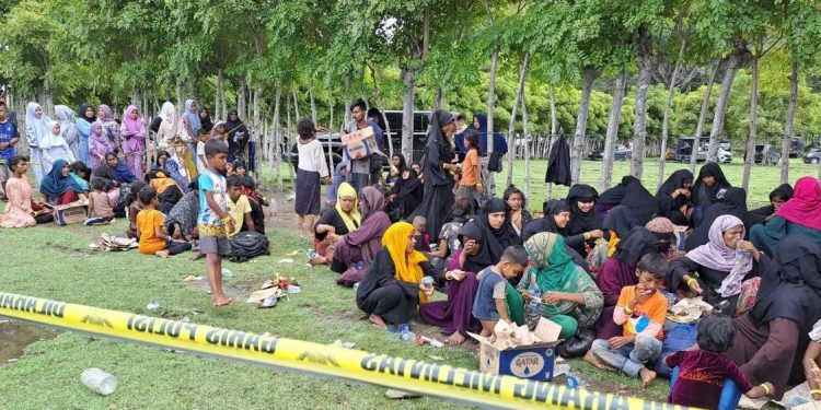 Indonesia Flooded with Illegal Rohingya Immigrants, Allegedly Victims of Human Trafficking 1 Indonesia Flooded with Illegal Rohingya Immigrants, Allegedly Victims of Human Trafficking