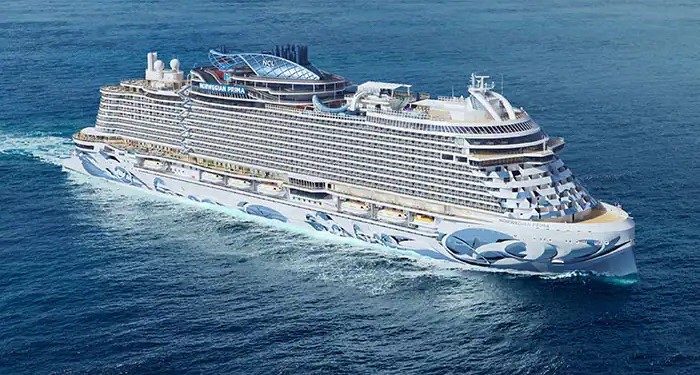 Thousands of Norwegian Cruise Lane Tourists Visit Jakarta and Lombok
