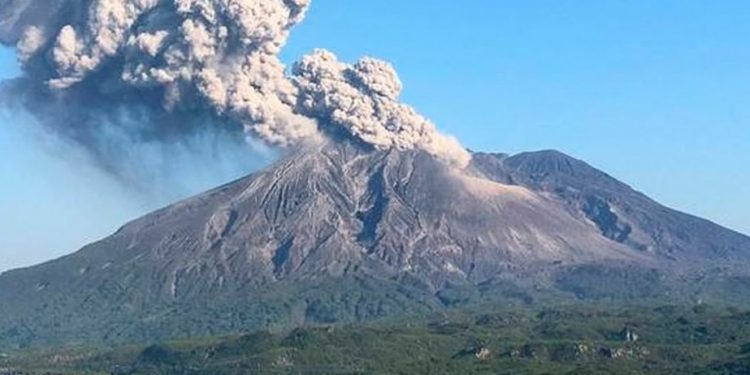 Volcanic Eruption in Sakurajima, Japan, Rocks Flying Up to 1.3 km