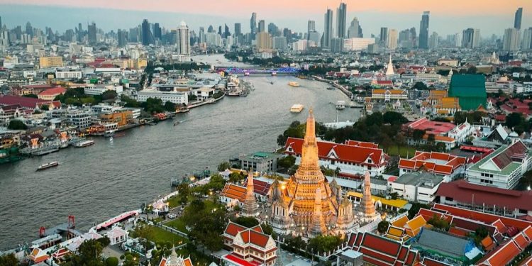 For Foreign Travelers, Don’t Go to Thailand Without a Minimum of 20,000 bath in Cash