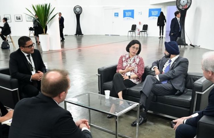 Sri Mulyani Meets with Presidents of AIIB and World Bank to Discuss Energy Transition | AsiaToday.id