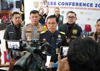 Soekarno-Hatta Airport Customs and Excise Destroys 1 Ton of Bread from Thailand