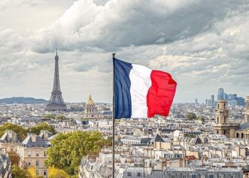 France Raises Terrorism Threat Level