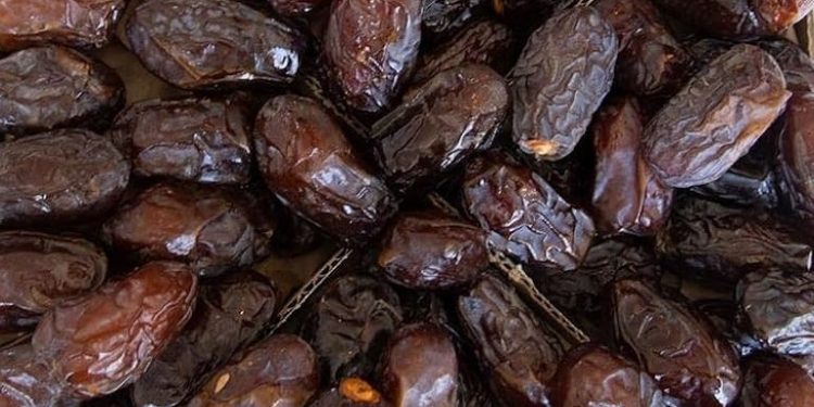 Malaysia Confiscates 73 Boxes of Dates from Israel
