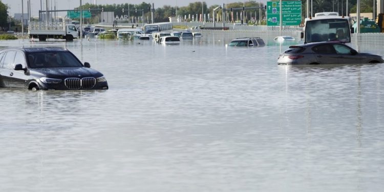 Dubai City Paralyzed by Floods