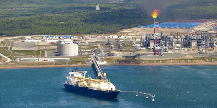 Japan to Retain Oil and Gas Interests in Russia