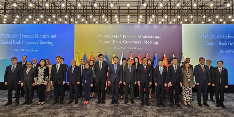 ASEAN Plus Three Agrees to Strengthen Regional Financial Safety Nets