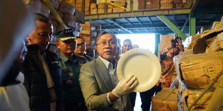 Illegal Chinese Ceramics Are Free to Enter Indonesia, Import Rules Will Be Tightened