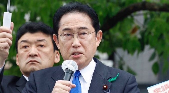 Japanese People Increasingly Distrust Kishida, Why?