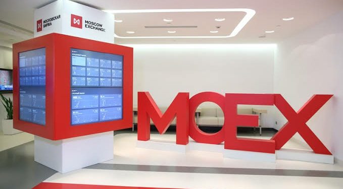 Moscow Exchange Suspends Trading in Dollars and Euro