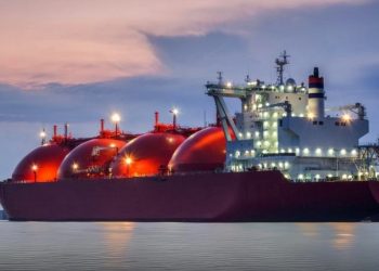 EU Slaps First Sanctions on Russian LNG