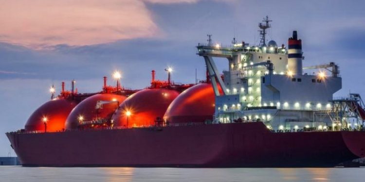 EU Slaps First Sanctions on Russian LNG