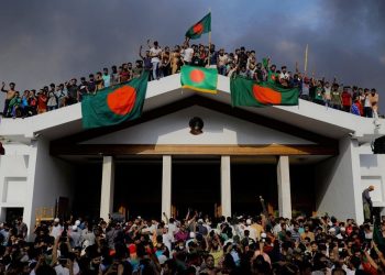 Revolution in Bangladesh: PM Hasina Resigns, Military Takes Control of Government