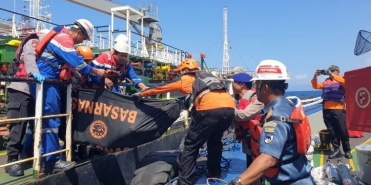 Elizabeth Tanker Fire, 5 Crew Members Klilled