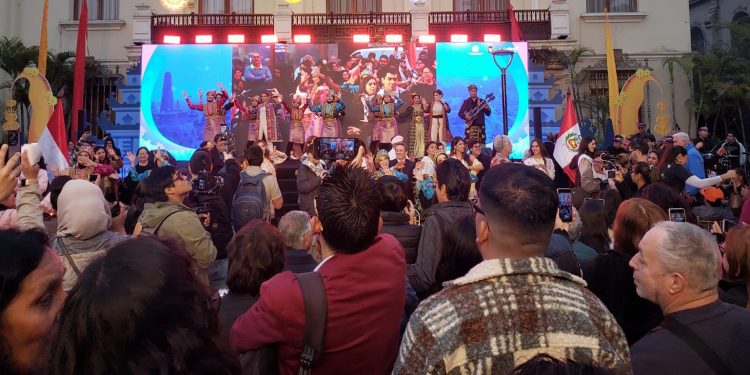 Vibrant Indonesian Cultural Festival in Peru