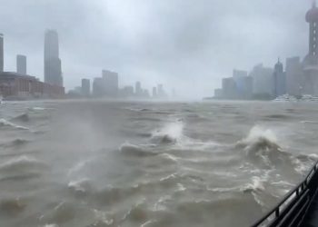 Typhoon Bebinca Hits Philippines and Shanghai: 6 Killed, 11 Injured