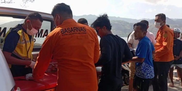 Tourist from China Dies after Diving in Alor