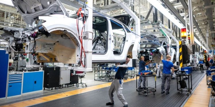 European Union Car Industry Faces a ‘Horror Fall’