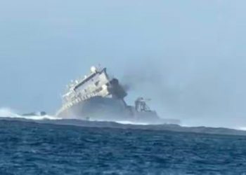 Large New Zealand Navy Ship Sinks and Caught Fire in the Pacific Ocean
