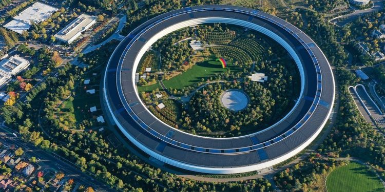 Apple Ready to Invest US$100 Million in Indonesia