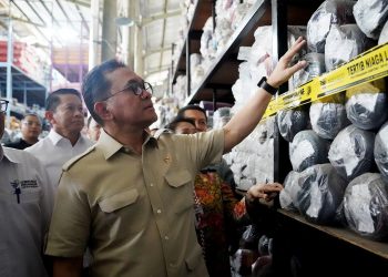 Indonesian Government Confiscates 90 Thousand Rolls of Illegal Textiles from China  