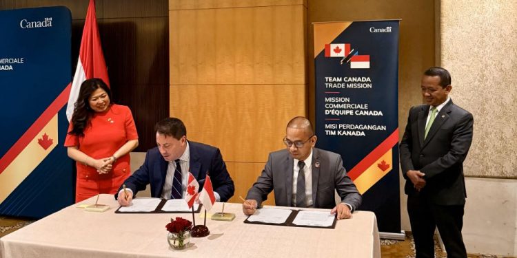 ACE and Canada-ASEAN Business Council Signed MoU at Energy Transition Roundtable