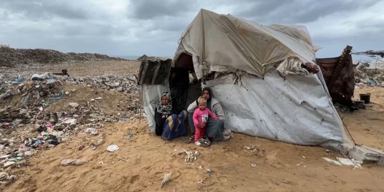 Gaza People Wait for Death
