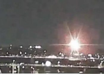US Military Helicopters Collides with Passenger Jet in Washington DC