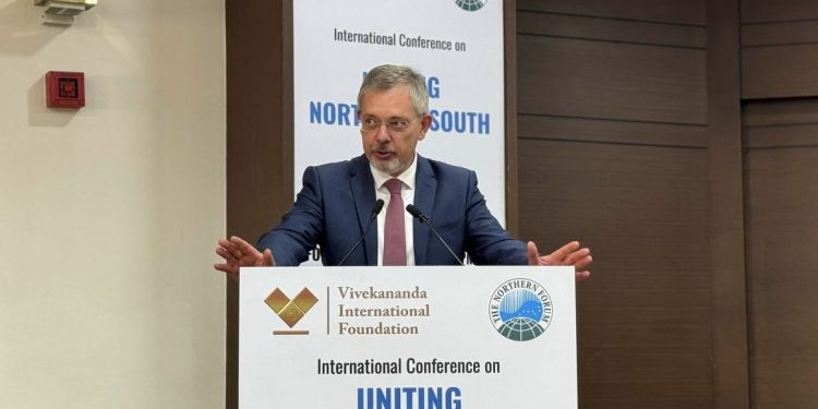 India Can Stabilize Geopolitical Rifts in Arctic 1 India Can Stabilize Geopolitical Rifts in Arctic