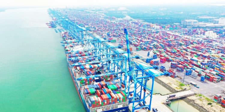 Malaysian and Australian Police Foil Smuggling of Two Containers of Narcotics