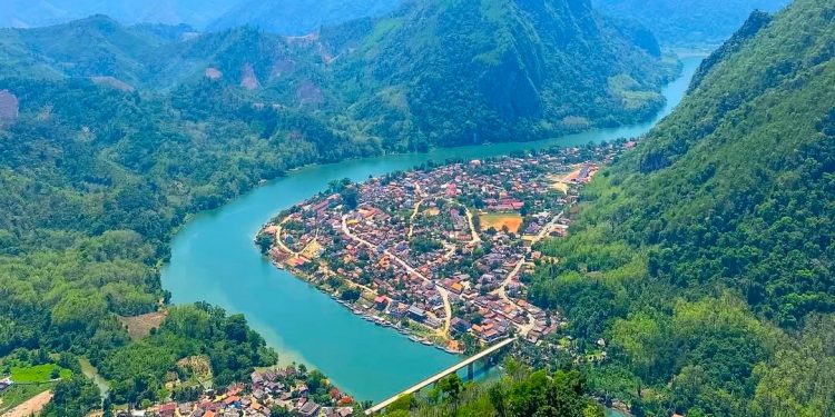 Lao Economy Grows, but Volatility Clouds Outlook