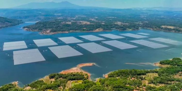 US$60 Million Investment: Saguling Floating Solar Power Plant Set to Cut Carbon Emissions